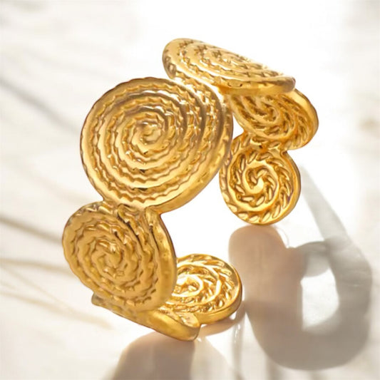 Santorini Spiral Shell Gold Band Ring