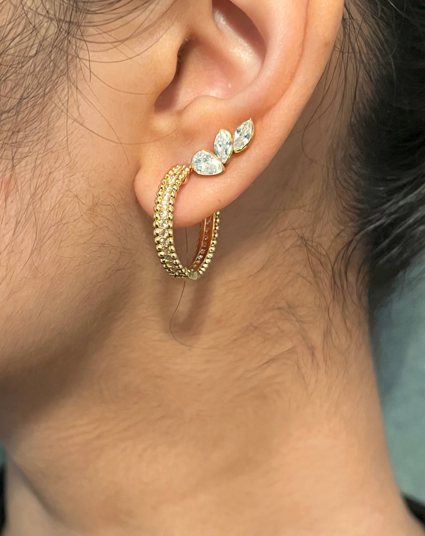 Buenos Aires Medium Pavé Crystal Textured Hoop Earrings